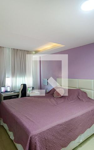Casa à venda com 450m², 5 quartos e 2 vagas Casa à venda com 450m², 5 quartos e 2 vagasQuarto 4