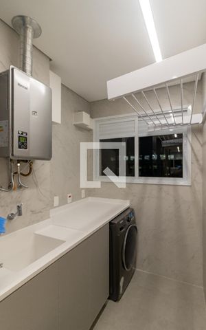Apartamento à venda com 80m², 2 quartos e 2 vagas Apartamento à venda com 80m², 2 quartos e 2 vagasÁrea de serviço