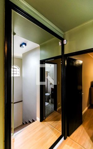 Casa para alugar com 260m², 3 quartos e 5 vagas Casa para alugar com 260m², 3 quartos e 5 vagasCorredor