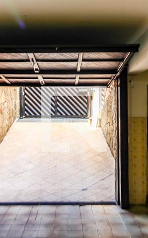 Casa para alugar com 260m², 3 quartos e 5 vagas Casa para alugar com 260m², 3 quartos e 5 vagasGaragem