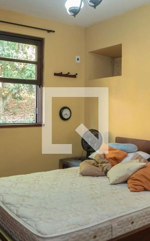Casa à venda com 4424m², 3 quartos e 8 vagas Casa à venda com 4424m², 3 quartos e 8 vagasSuite