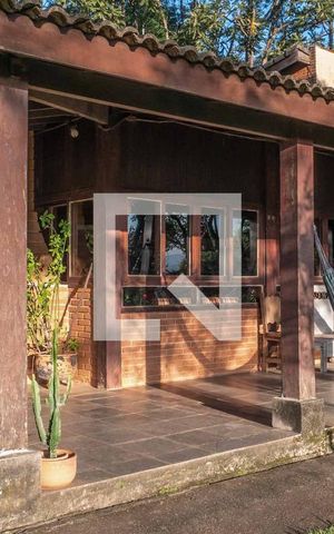 Casa à venda com 4424m², 3 quartos e 8 vagas Casa à venda com 4424m², 3 quartos e 8 vagasÁrea Externa