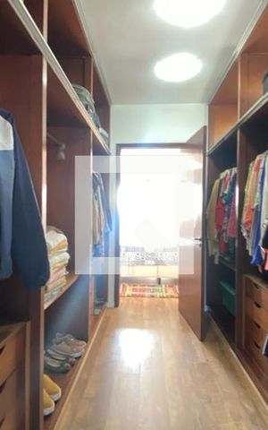 Casa à venda com 260m², 3 quartos e 4 vagasCloset da suíte