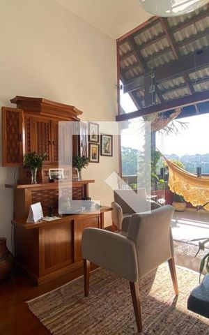 Casa à venda com 260m², 3 quartos e 4 vagasSala