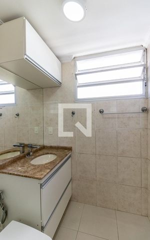 Apartamento à venda com 80m², 2 quartos e sem vaga Apartamento à venda com 80m², 2 quartos e sem vagaBanheiro da Suíte