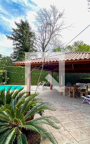 Casa à venda com 190m², 3 quartos e 3 vagas Casa à venda com 190m², 3 quartos e 3 vagasQuiosque