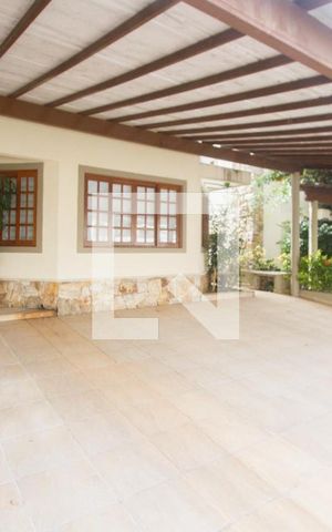 Casa de condomínio à venda com 278m², 4 quartos e 3 vagasGaragem
