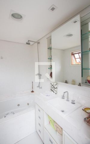 Casa de condomínio à venda com 278m², 4 quartos e 3 vagasBanheiro Suíte 4