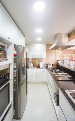 Casa de condomínio à venda com 278m², 4 quartos e 3 vagasCozinha