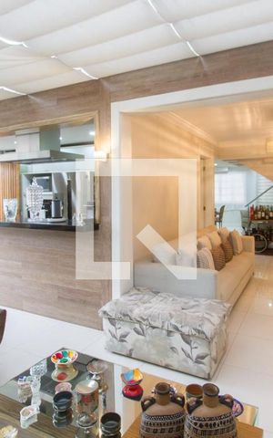 Casa de condomínio à venda com 278m², 4 quartos e 3 vagasSala