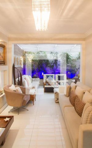 Casa de condomínio à venda com 278m², 4 quartos e 3 vagasSala