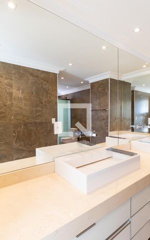 Apartamento à venda com 320m², 3 quartos e 4 vagasBanheiro da Suíte 3