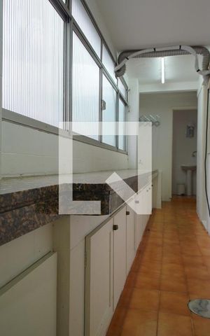Apartamento à venda com 214m², 3 quartos e 1 vagaÁrea de Serviço