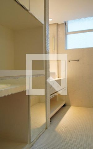 Apartamento à venda com 214m², 3 quartos e 1 vagaBanheiro Corredor