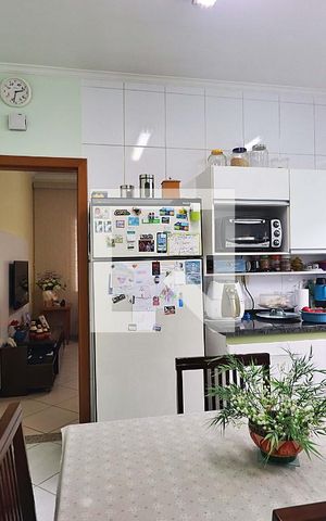 Casa à venda com 170m², 2 quartos e 2 vagasCozinha