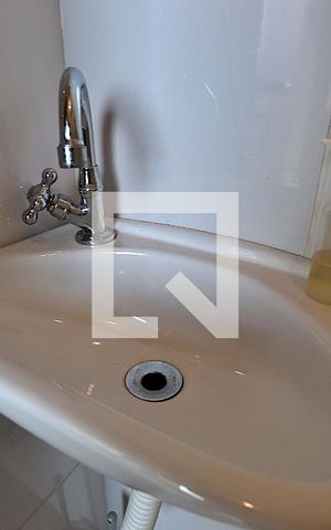 Casa à venda com 170m², 2 quartos e 2 vagasLavabo