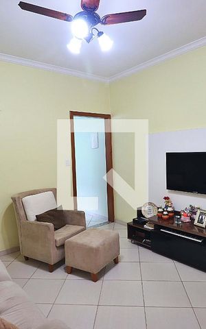 Casa à venda com 170m², 2 quartos e 2 vagasSala