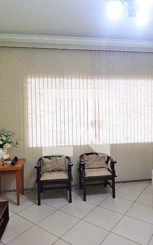 Casa à venda com 170m², 2 quartos e 2 vagasSala