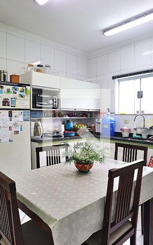 Casa à venda com 170m², 2 quartos e 2 vagasCozinha