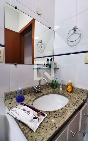Casa à venda com 170m², 2 quartos e 2 vagasBanheiro Social
