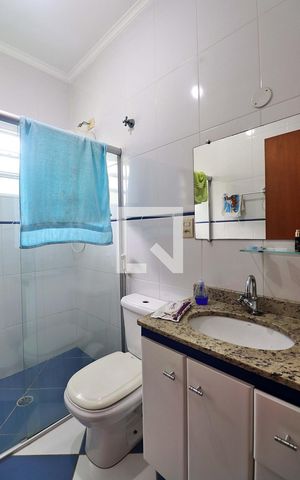 Casa à venda com 170m², 2 quartos e 2 vagasBanheiro Social