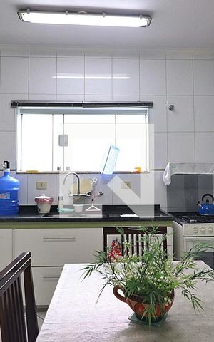 Casa à venda com 170m², 2 quartos e 2 vagasCozinha