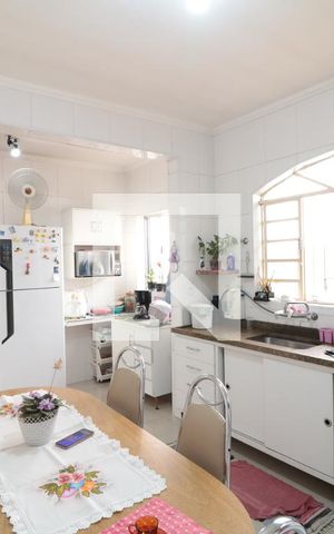 Casa à venda com 150m², 4 quartos e 3 vagasCozinha