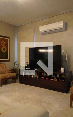 Casa à venda com 521m², 8 quartos e 8 vagasSala