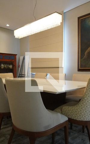 Casa à venda com 521m², 8 quartos e 8 vagasSala