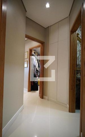 Casa à venda com 521m², 8 quartos e 8 vagasCorredor