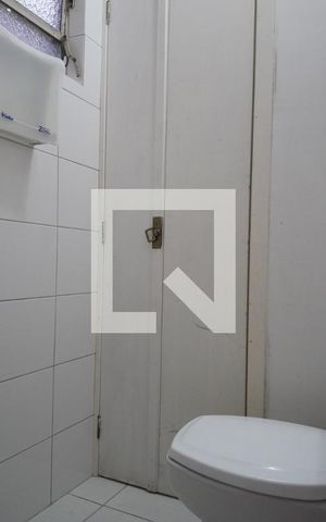 Casa à venda com 521m², 8 quartos e 8 vagasBanheiro serviço