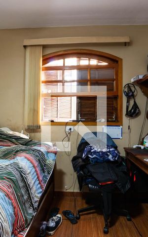 Casa à venda com 285m², 3 quartos e 7 vagas Casa à venda com 285m², 3 quartos e 7 vagasQuarto