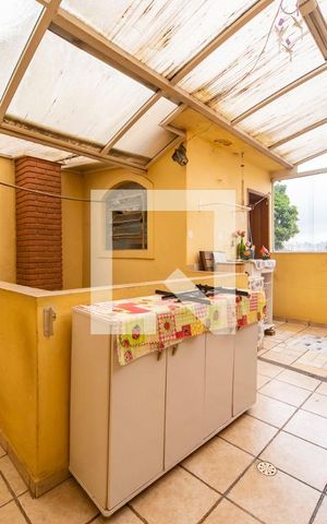 Casa à venda com 287m², 3 quartos e 4 vagas Casa à venda com 287m², 3 quartos e 4 vagasVaranda de Serviço