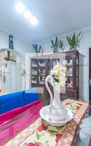 Casa à venda com 287m², 3 quartos e 4 vagas Casa à venda com 287m², 3 quartos e 4 vagasCopa