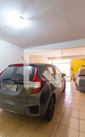 Casa à venda com 287m², 3 quartos e 4 vagas Casa à venda com 287m², 3 quartos e 4 vagasGaragem
