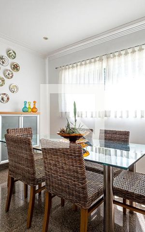 Casa à venda com 630m², 4 quartos e 6 vagasSala de almoço