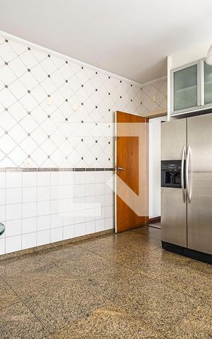 Casa à venda com 630m², 4 quartos e 6 vagasCozinha