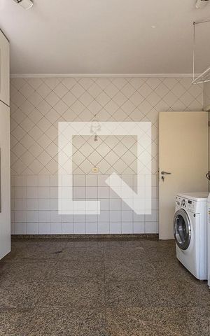 Casa à venda com 630m², 4 quartos e 6 vagasÁrea de Serviço