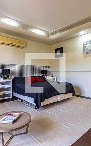 Casa à venda com 630m², 4 quartos e 6 vagasSuíte 1