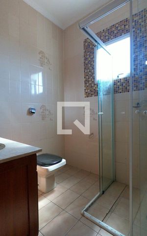 Casa à venda com 120m², 4 quartos e 1 vagaBanheiro