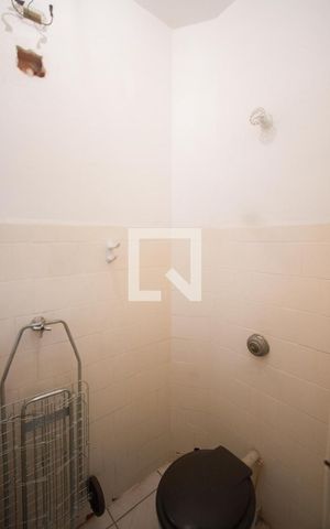 Casa à venda com 140m², 3 quartos e 2 vagasBanheiro de Serviço