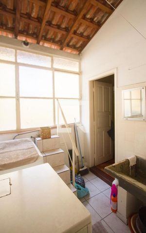 Casa à venda com 140m², 3 quartos e 2 vagasÁrea de Serviço