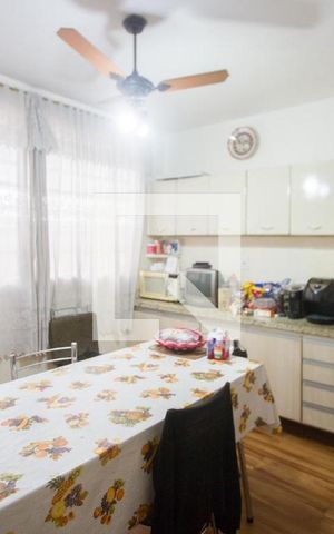 Casa à venda com 140m², 3 quartos e 2 vagasCopa