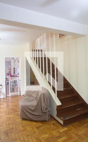 Casa à venda com 140m², 3 quartos e 2 vagasSala