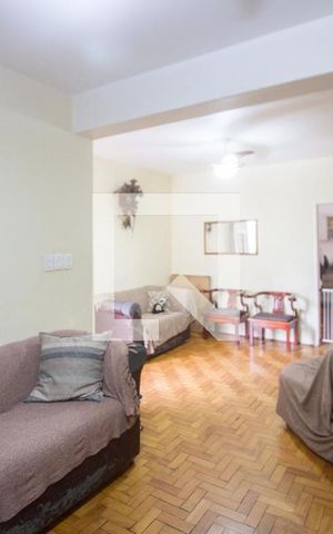 Casa à venda com 140m², 3 quartos e 2 vagasSala