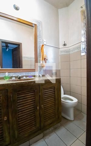 Casa à venda com 607m², 6 quartos e 6 vagasBanheiro da Suíte