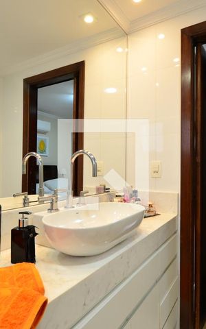 Apartamento à venda com 126m², 3 quartos e 2 vagasBanheiro da Suíte