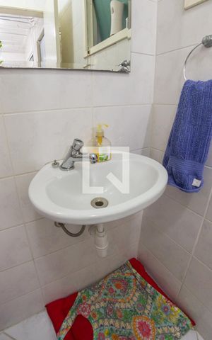 Casa à venda com 200m², 3 quartos e 5 vagas Casa à venda com 200m², 3 quartos e 5 vagasBanheiro de Serviço