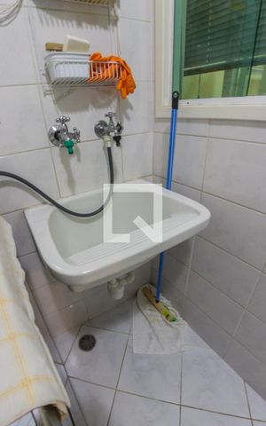 Casa à venda com 200m², 3 quartos e 5 vagas Casa à venda com 200m², 3 quartos e 5 vagasLavanderia