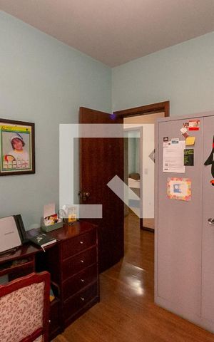Casa à venda com 300m², 5 quartos e 4 vagas Casa à venda com 300m², 5 quartos e 4 vagasQuarto 3